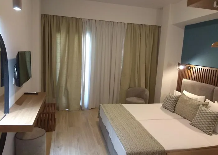 Ariadni & Konukevi *