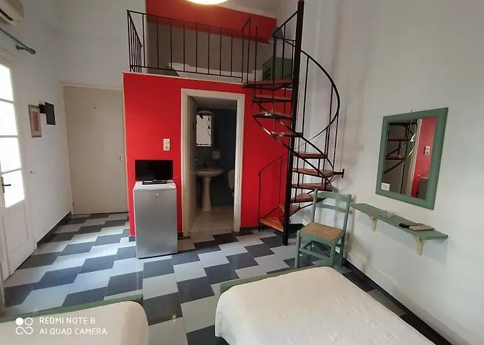 Ariadni & Konukevi *